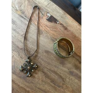 Lia Sophia pendant necklace and coordinating bracelet